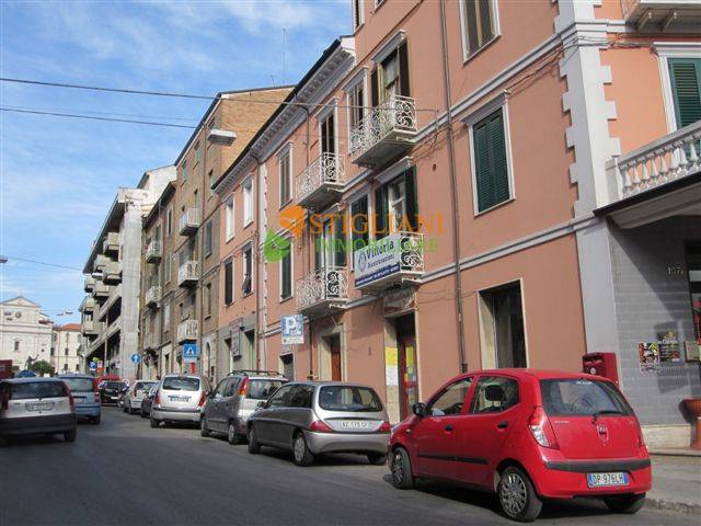 Locale commerciale in vendita a Campobasso, Centro