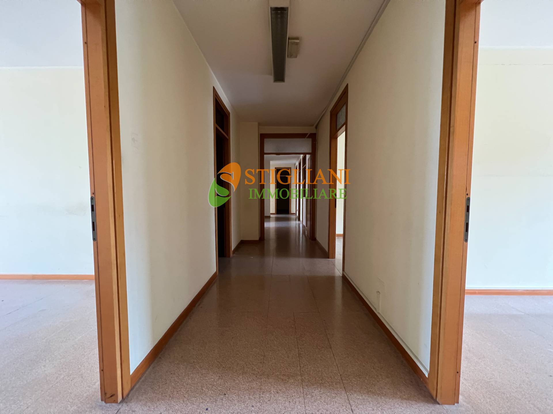 Ufficio in vendita a Campobasso, Semicentro