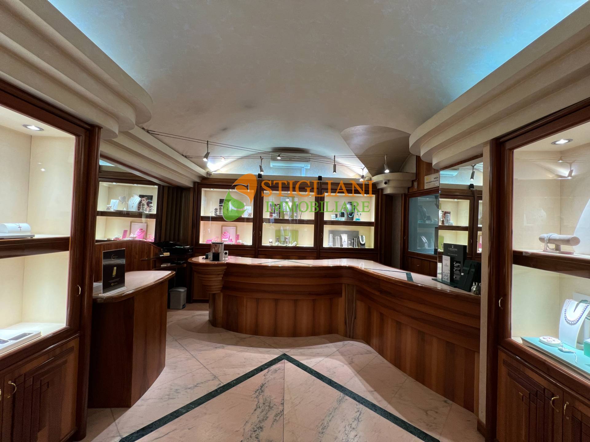 Attivita commerciale in vendita a Campobasso, Centro storico