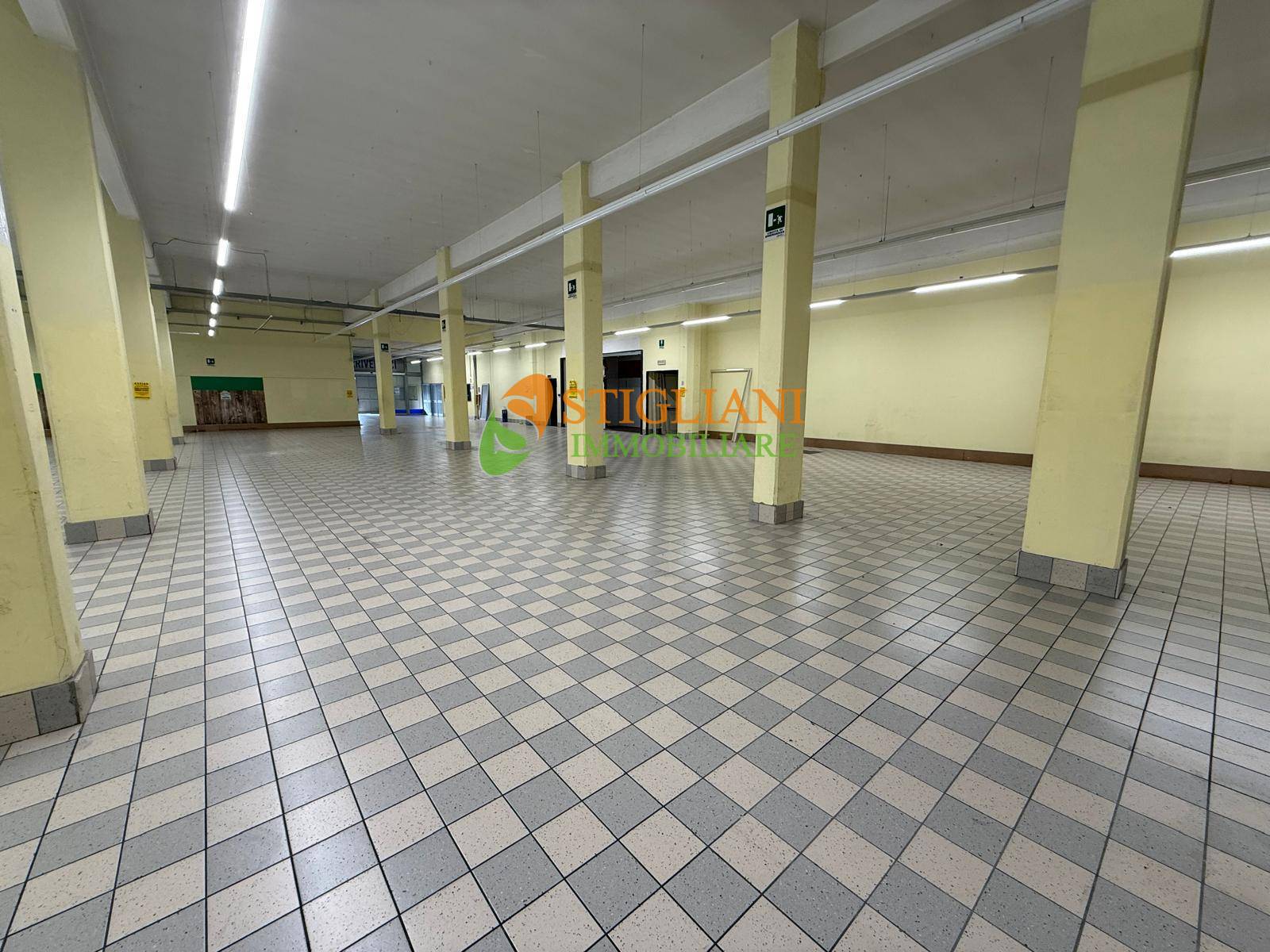 Locale commerciale in affitto a Campobasso, Semicentro