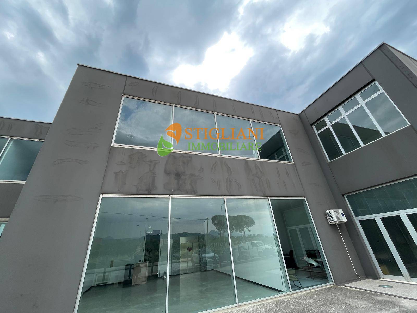 Locale commerciale in affitto a Monteroduni, Localit Spinete