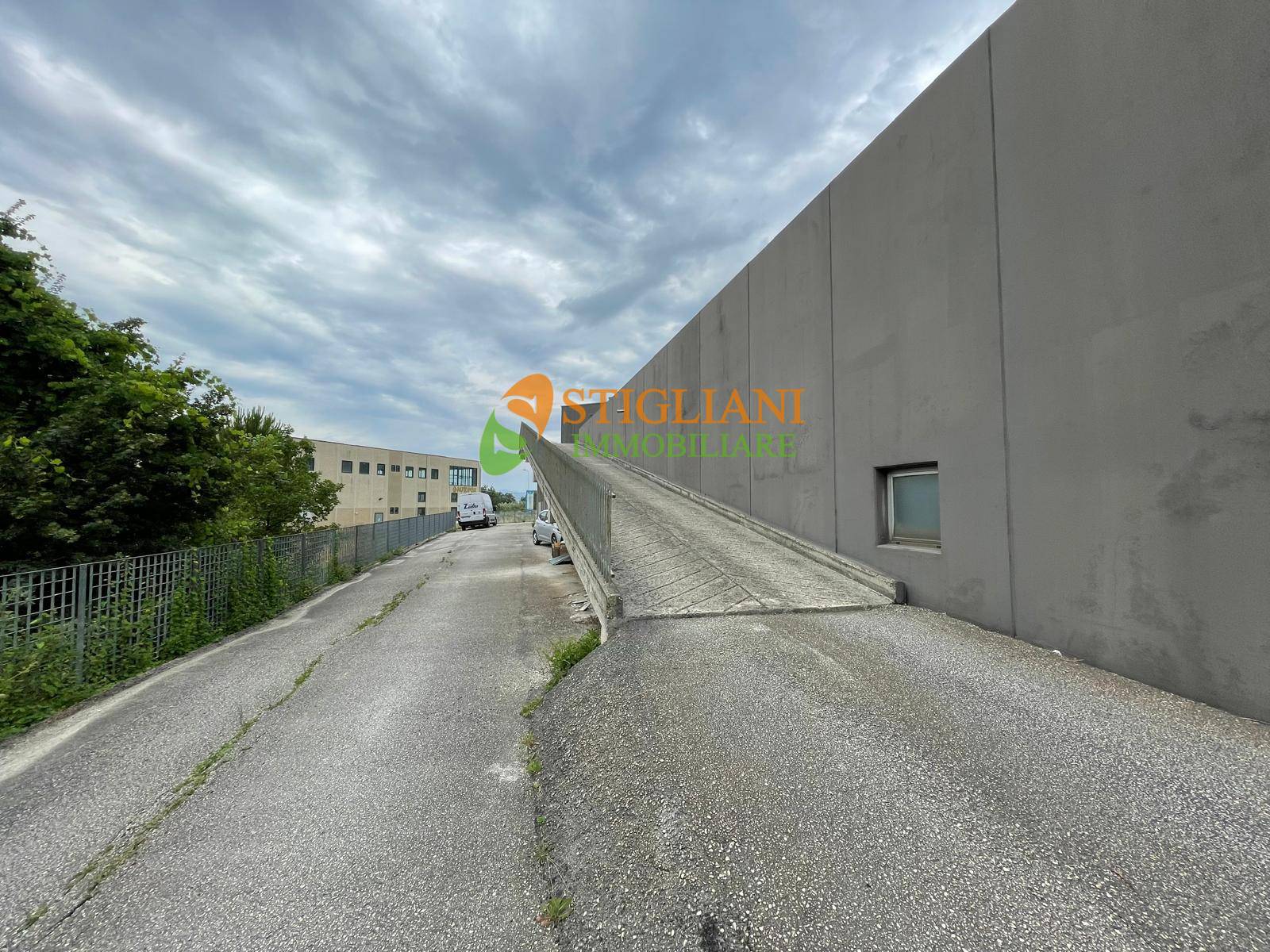 Locale commerciale in affitto a Monteroduni, Localit Spinete