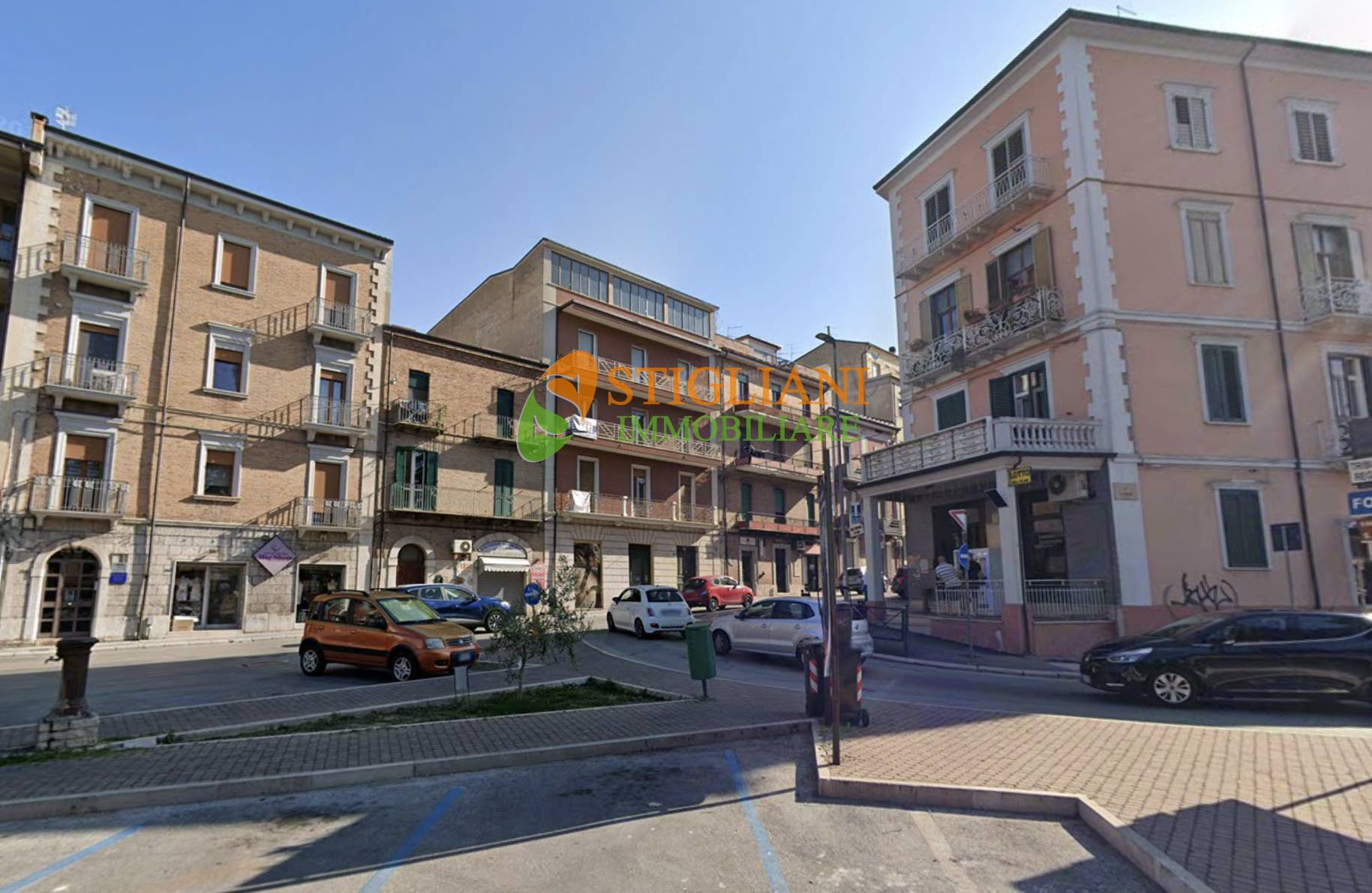 Locale commerciale in affitto a Campobasso, Centro