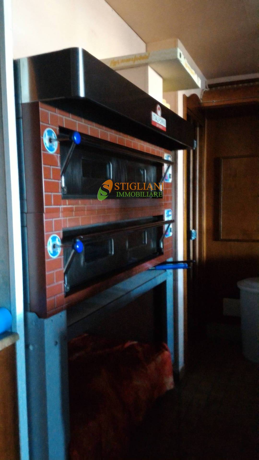 Locale commerciale in vendita a Campobasso, Periferia