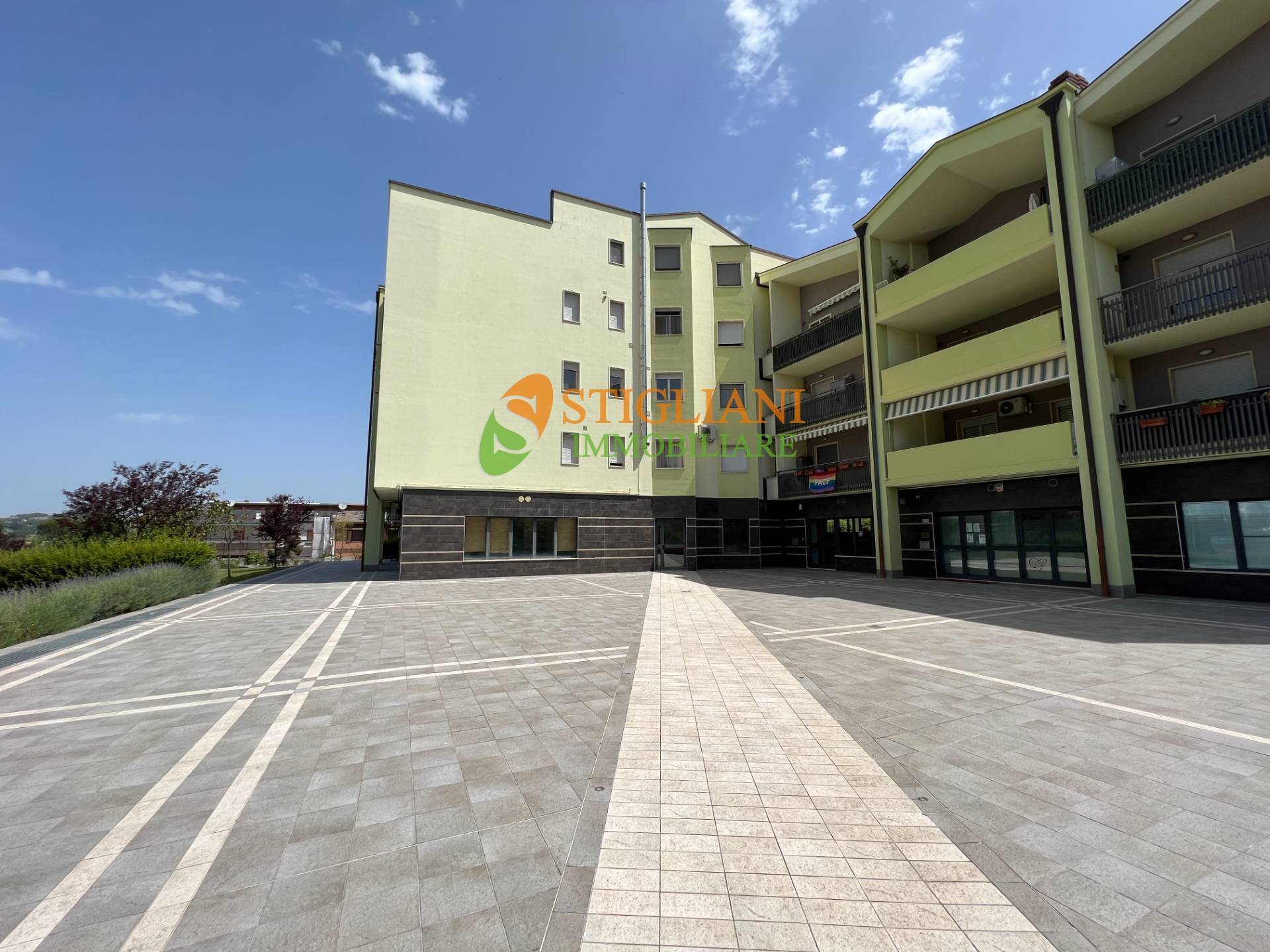 Locale commerciale in vendita a Campobasso, Periferia