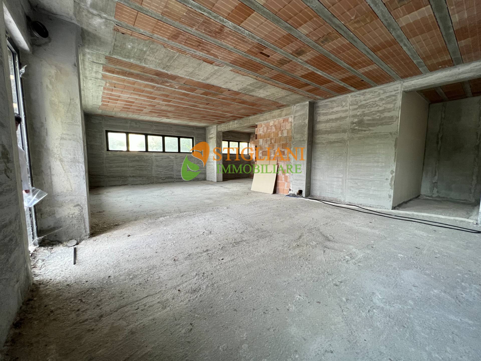 Locale commerciale in vendita a Campobasso, Periferia