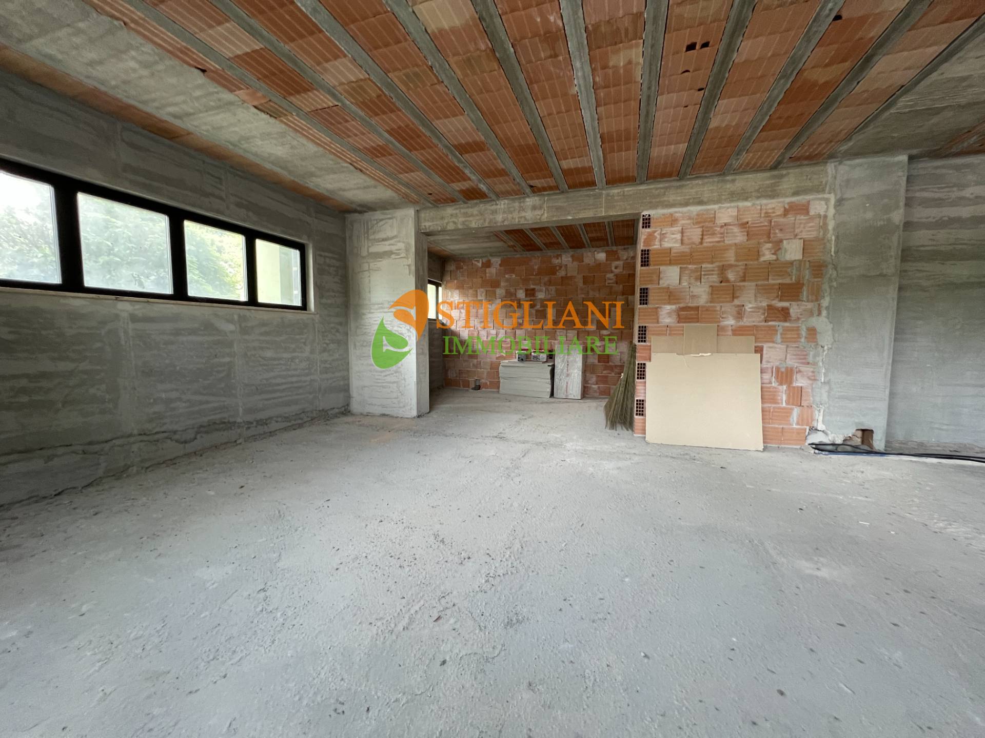 Locale commerciale in vendita a Campobasso, Periferia