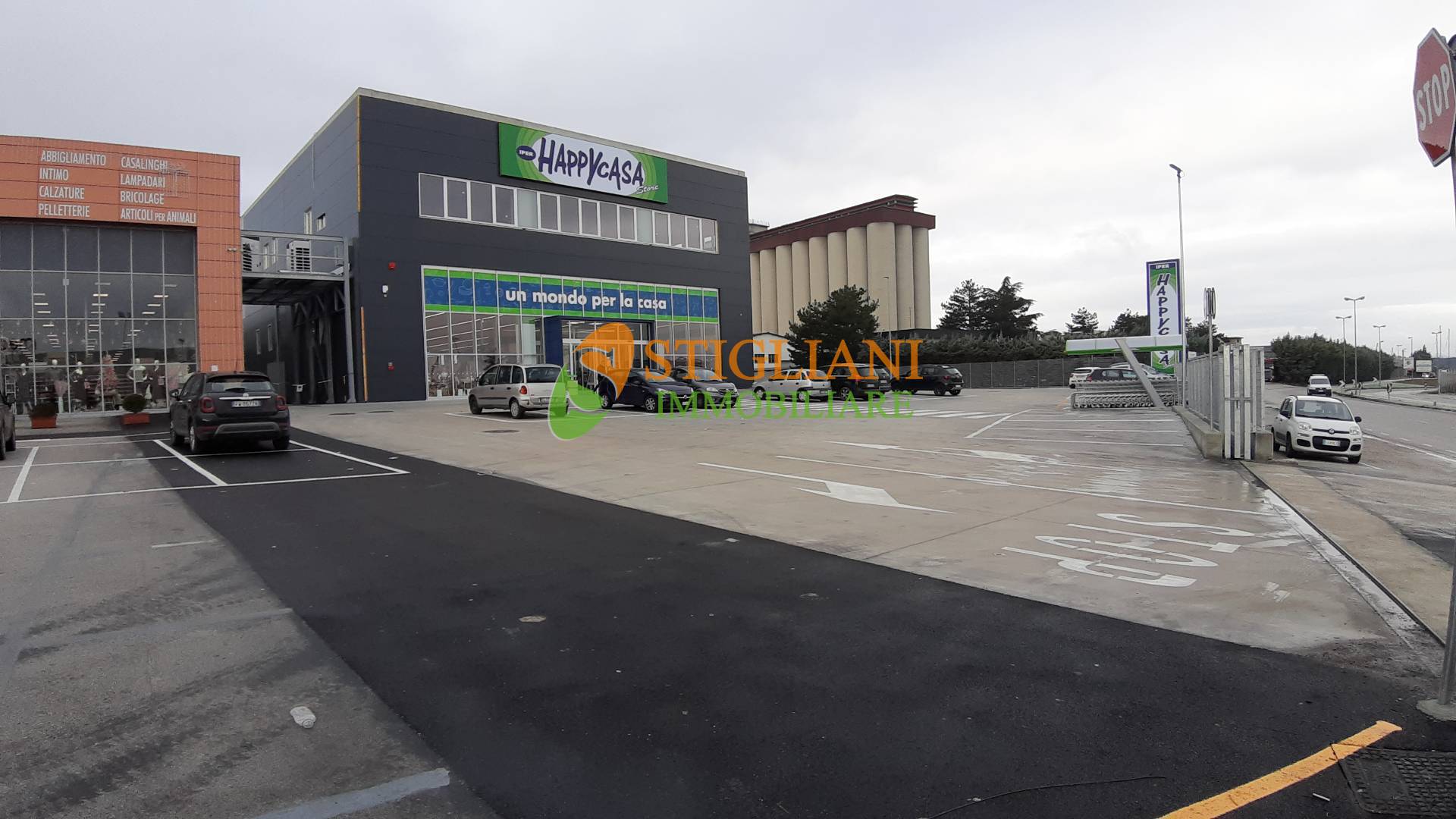 Locale commerciale in vendita a Ripalimosani, Zona Industriale