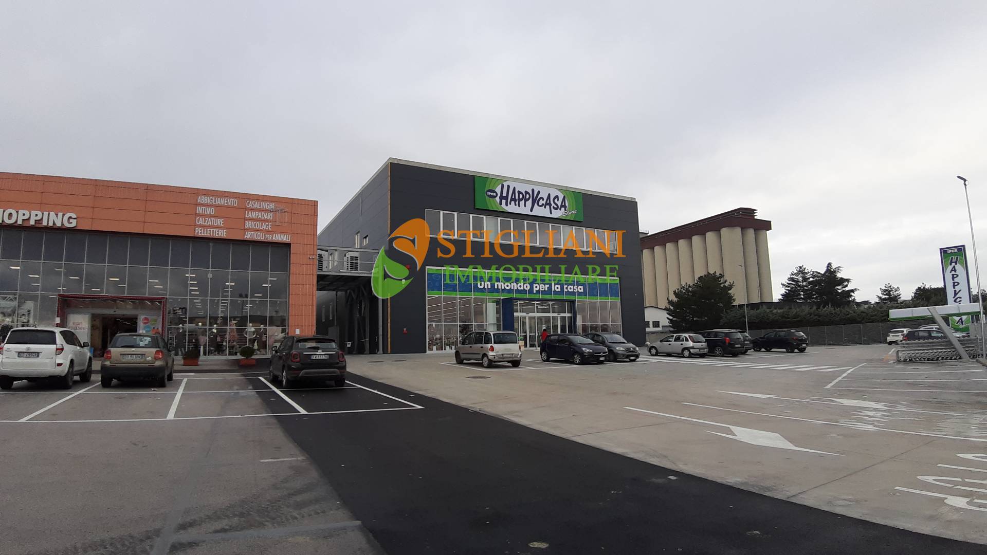 Locale commerciale in vendita a Ripalimosani, Zona Industriale