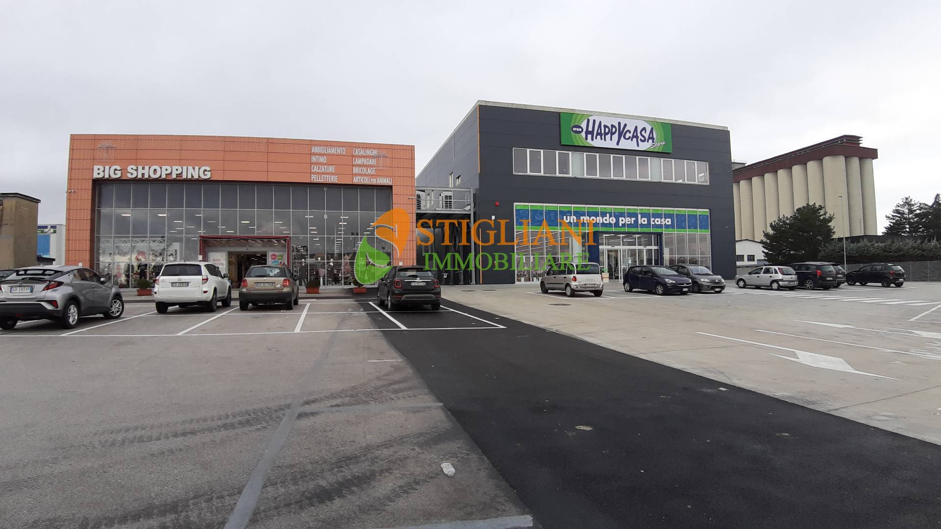 Locale commerciale in vendita a Ripalimosani, Zona Industriale