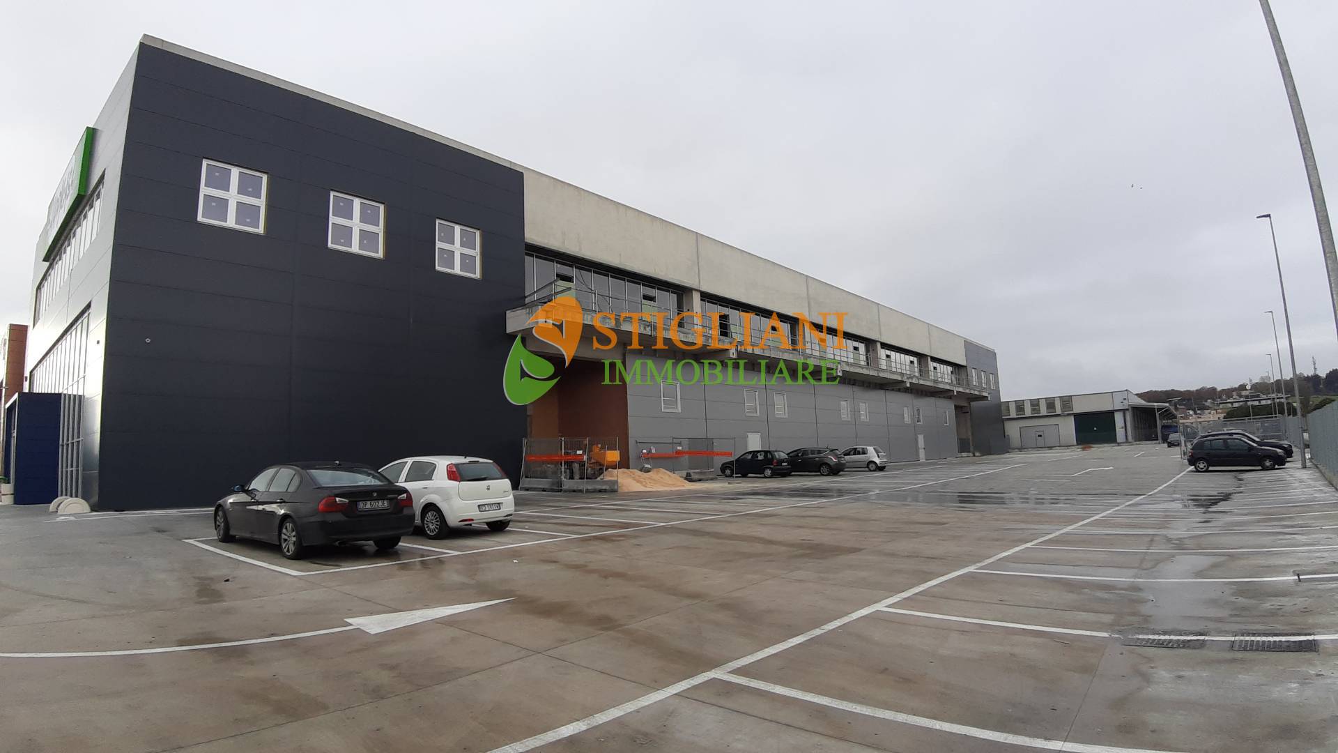 Locale commerciale in vendita a Ripalimosani, Zona Industriale