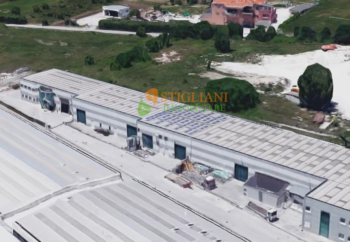 Locale commerciale in affitto a Ripalimosani, Zona Industriale