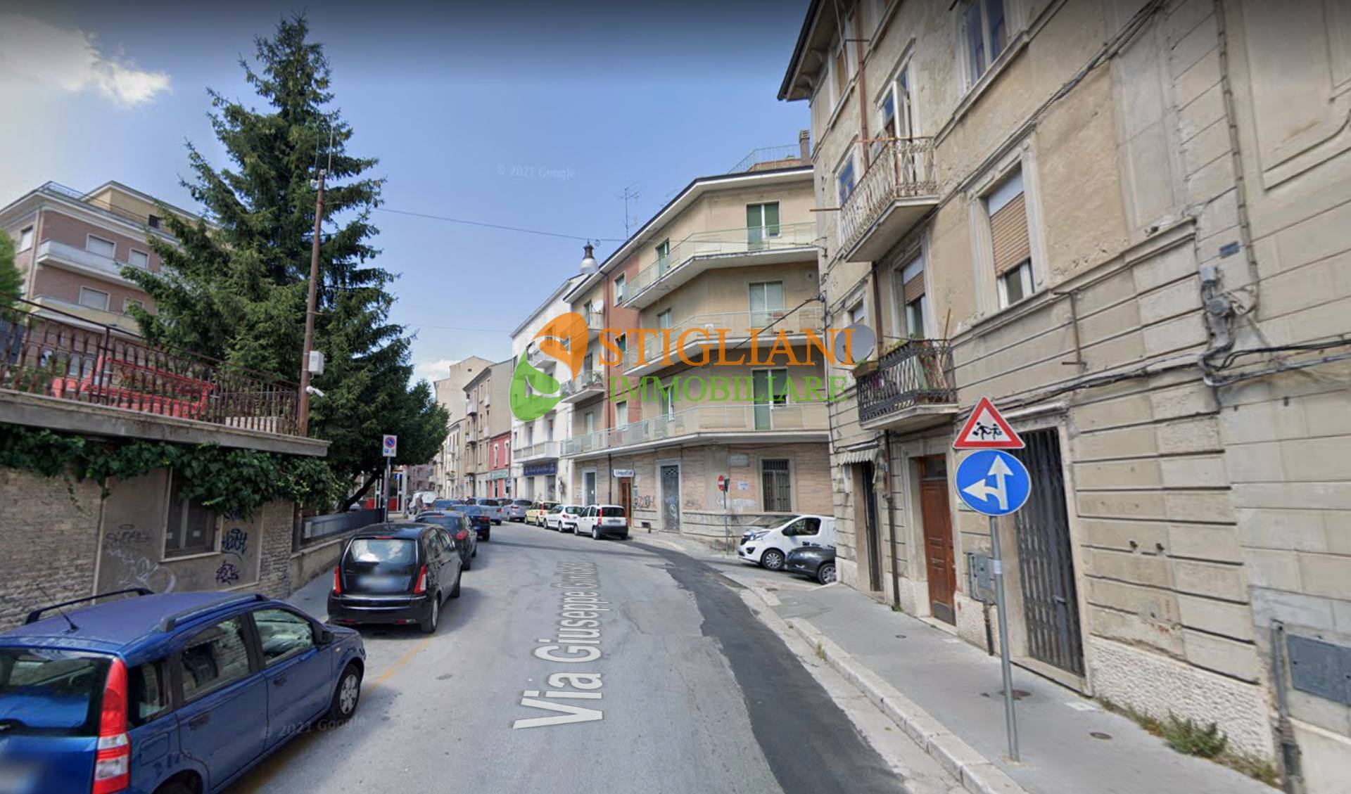 Locale commerciale in affitto a Campobasso, Centro