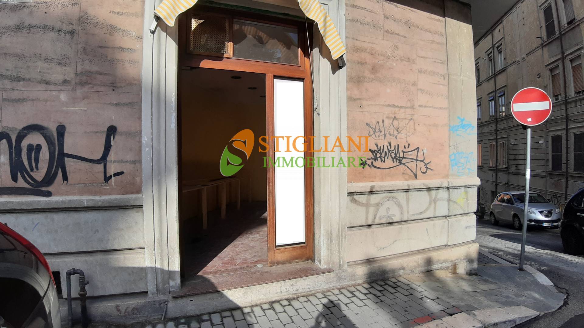 Locale commerciale in affitto a Campobasso, Centro