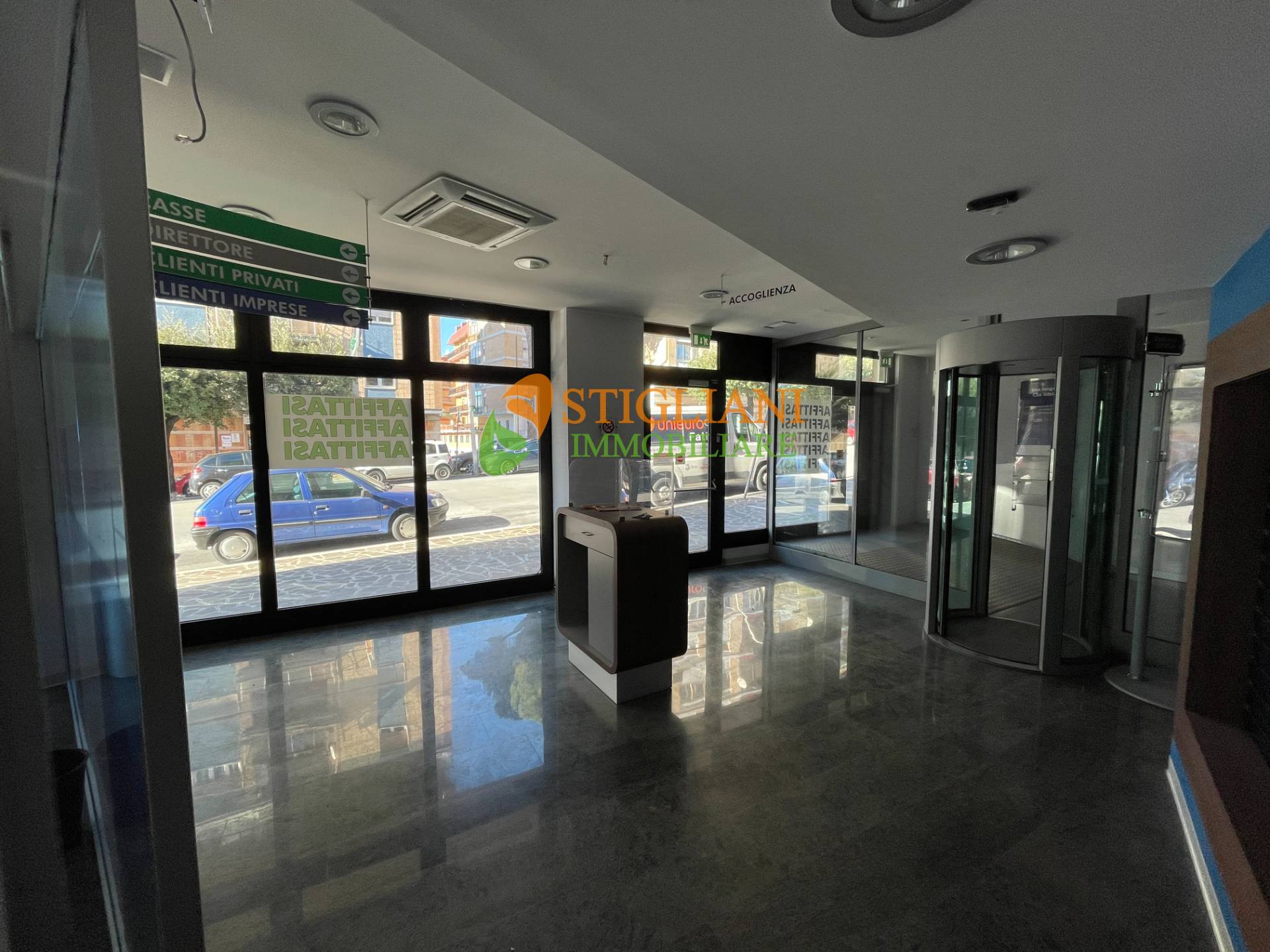 Locale commerciale in affitto a Campobasso, Semicentro