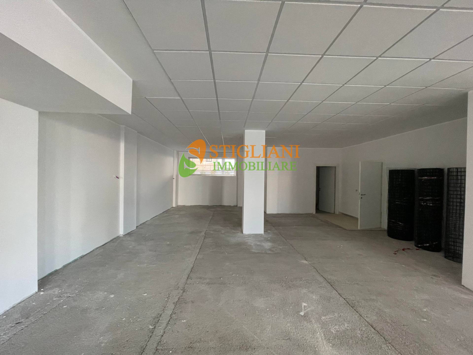 Locale commerciale in vendita a Campobasso, Via Trotta