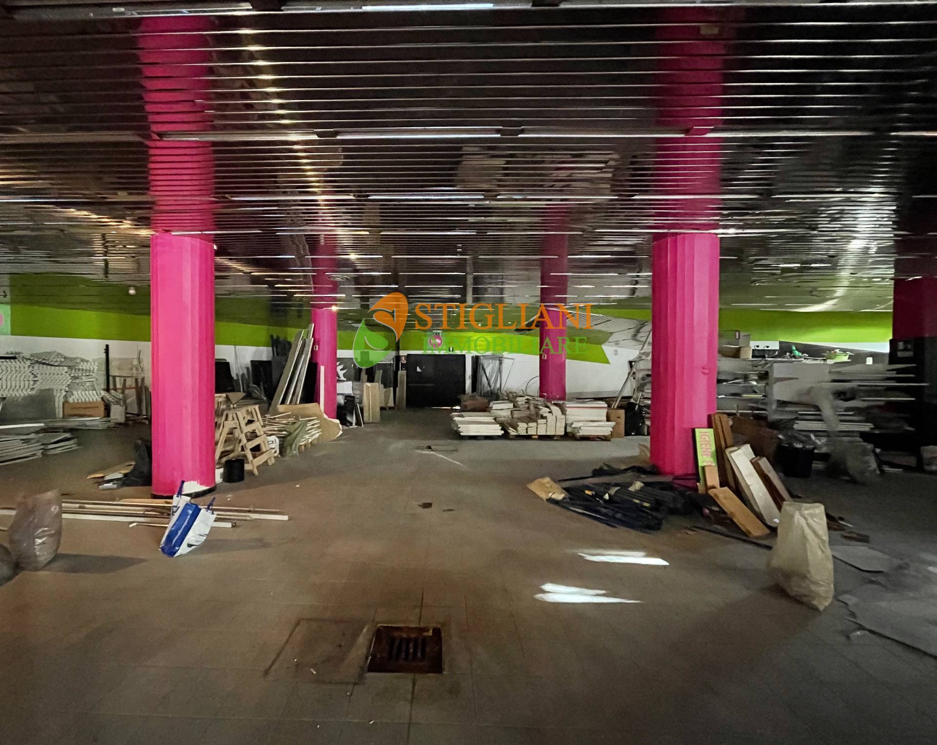 Locale commerciale in affitto a Campobasso, Semicentro