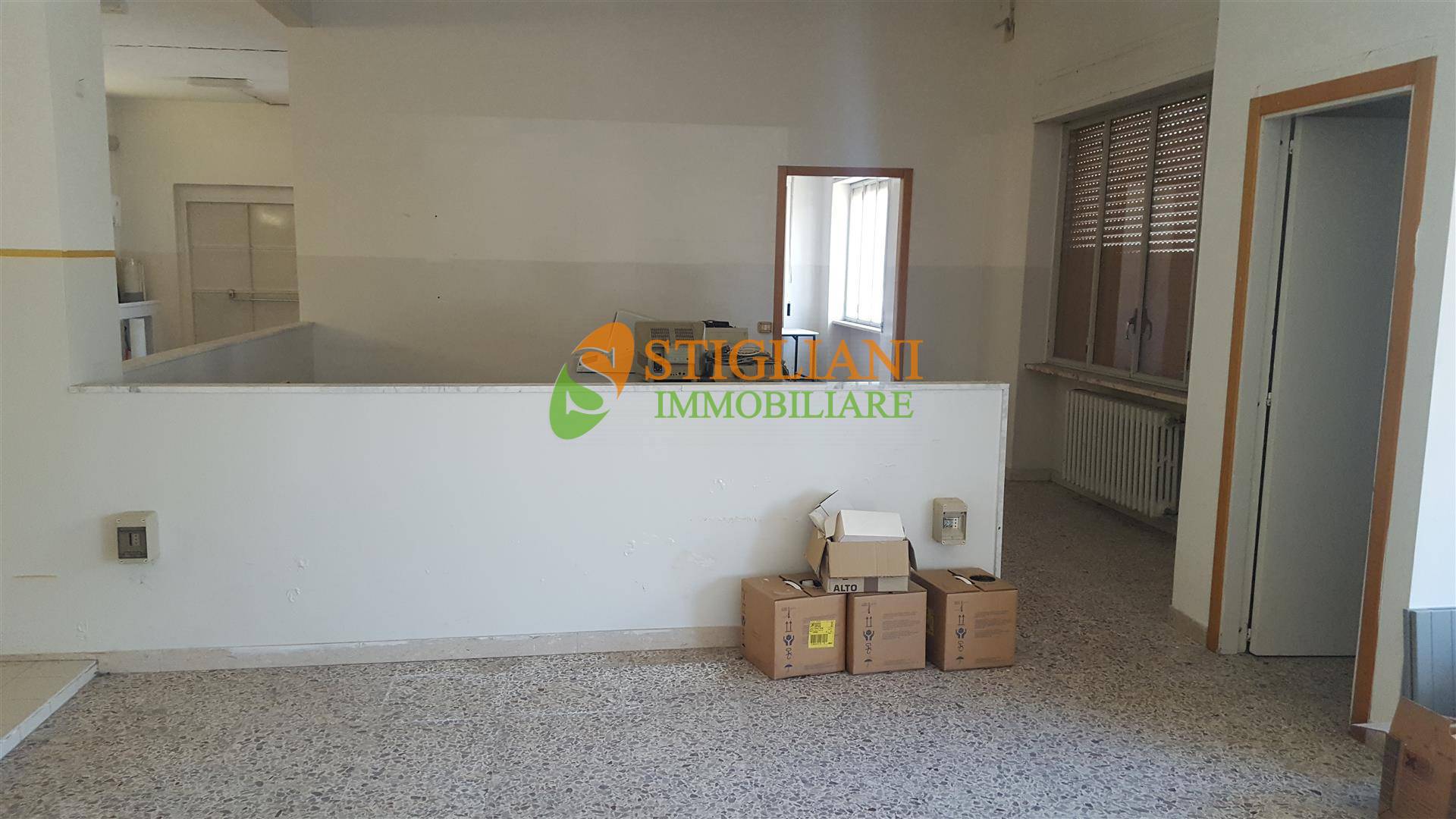 Locale commerciale in affitto a Campobasso, Semicentro