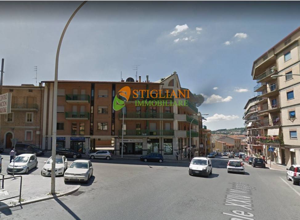 Locale commerciale in vendita a Campobasso, Semicentro