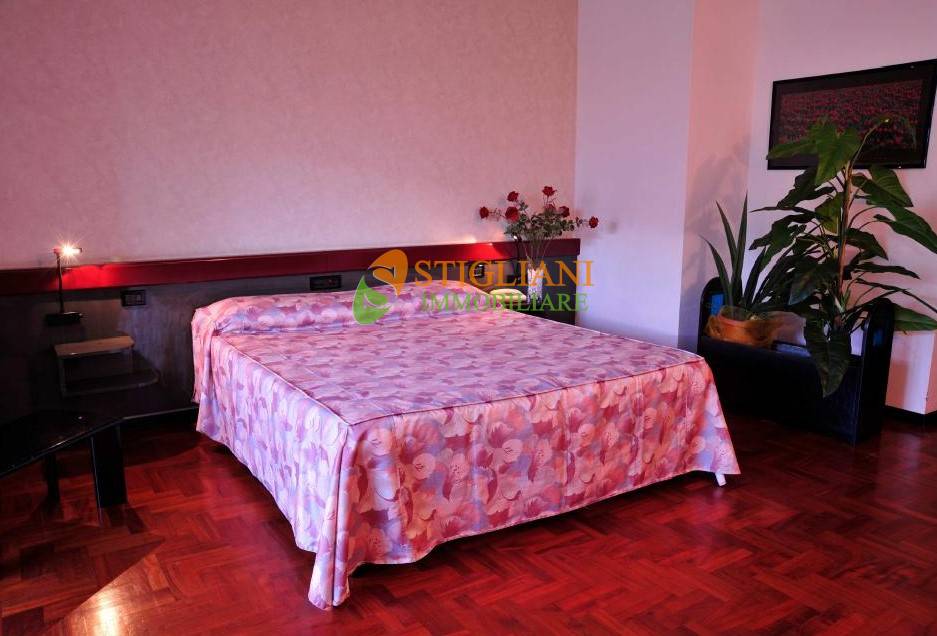 Locale commerciale in vendita a Bojano, Via Molise