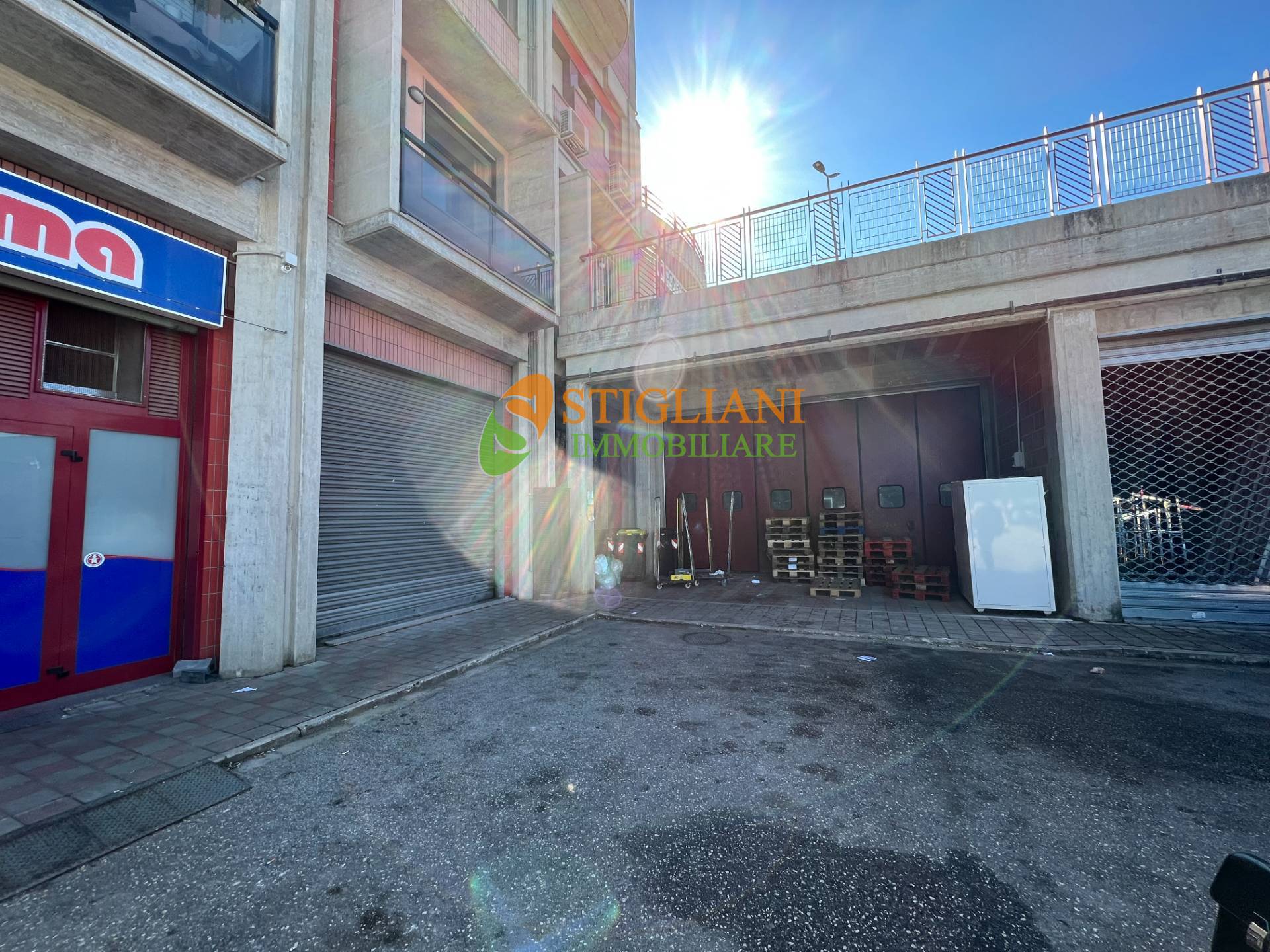 Locale commerciale in vendita a Campobasso, via Guerrizio