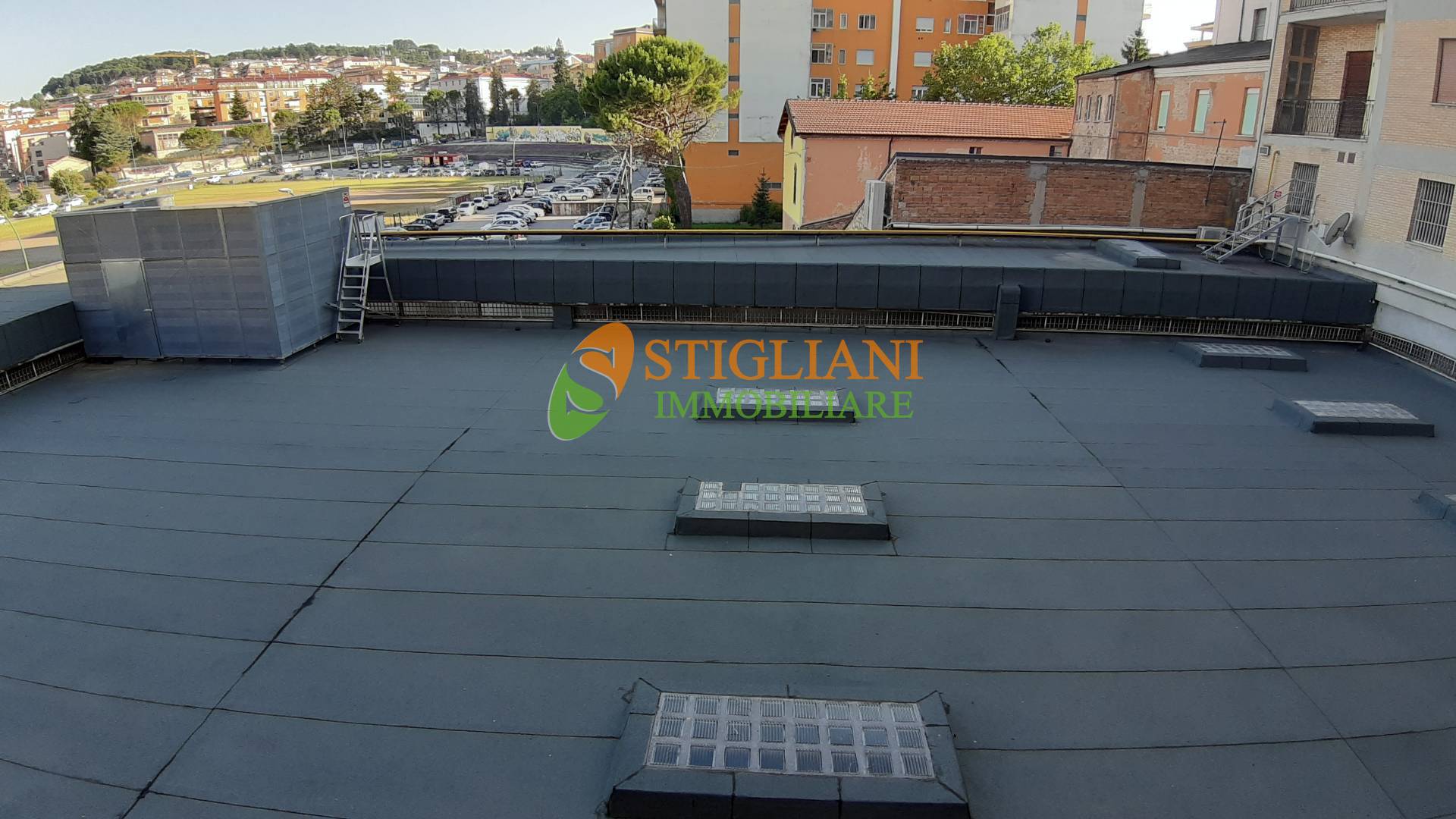 Locale commerciale in vendita a Campobasso, Centro