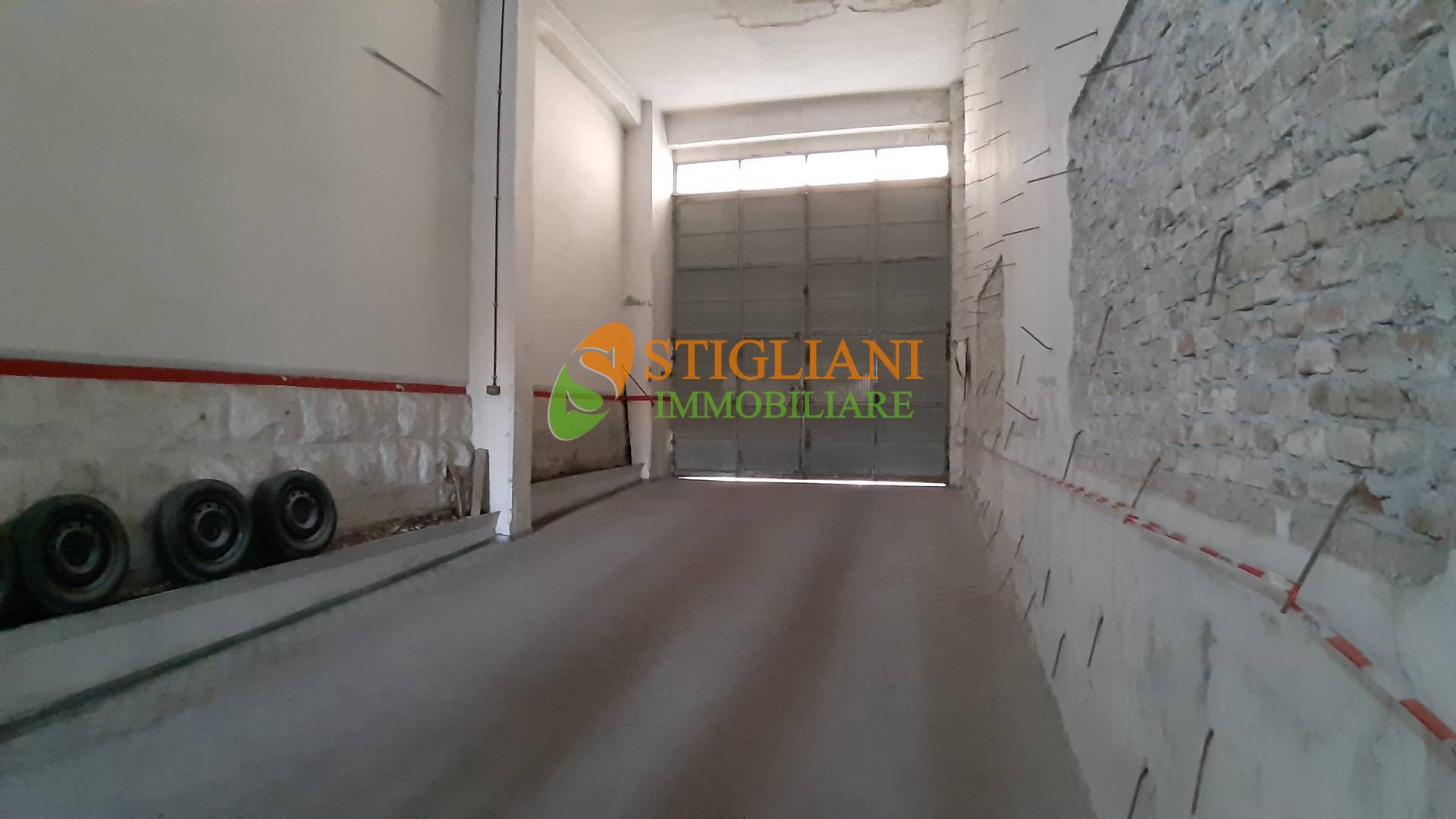 Locale commerciale in vendita a Campobasso, Centro