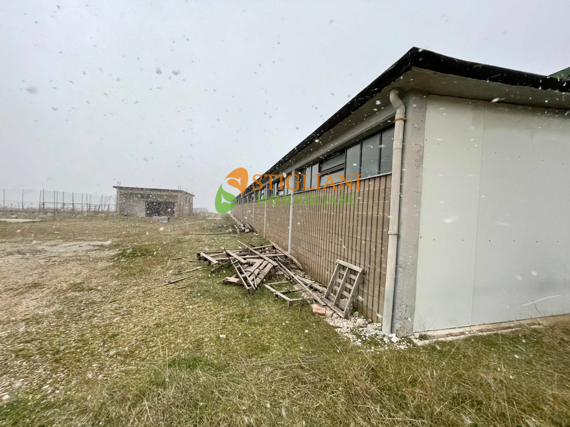 Locale commerciale in vendita a Petrella Tifernina, S.P. 13