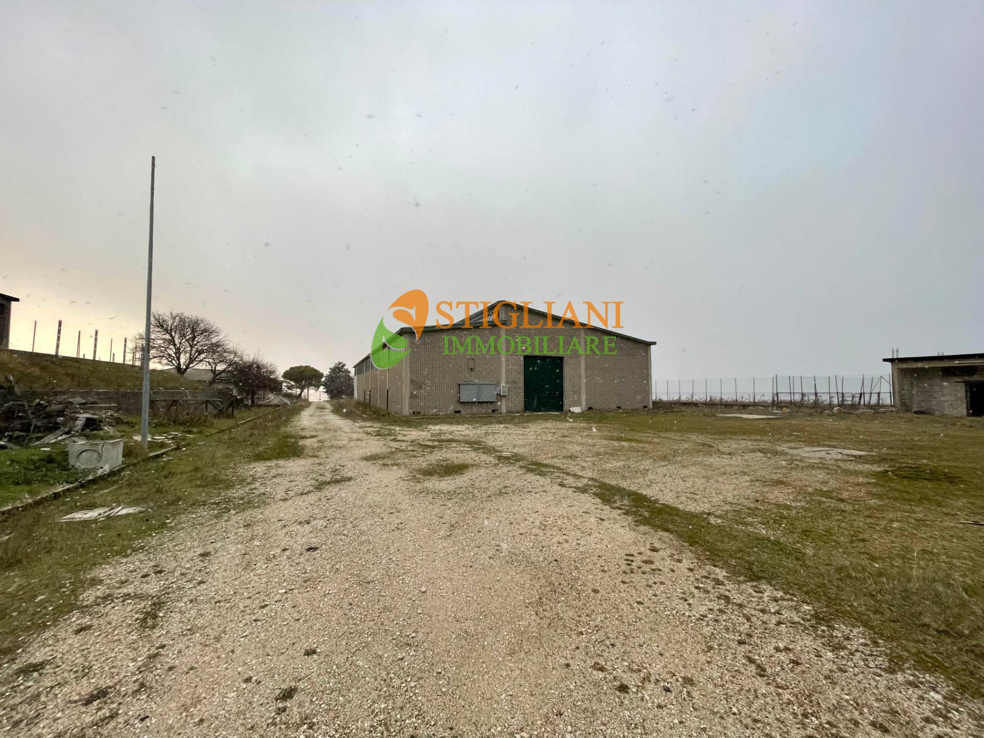 Locale commerciale in vendita a Petrella Tifernina, S.P. 13