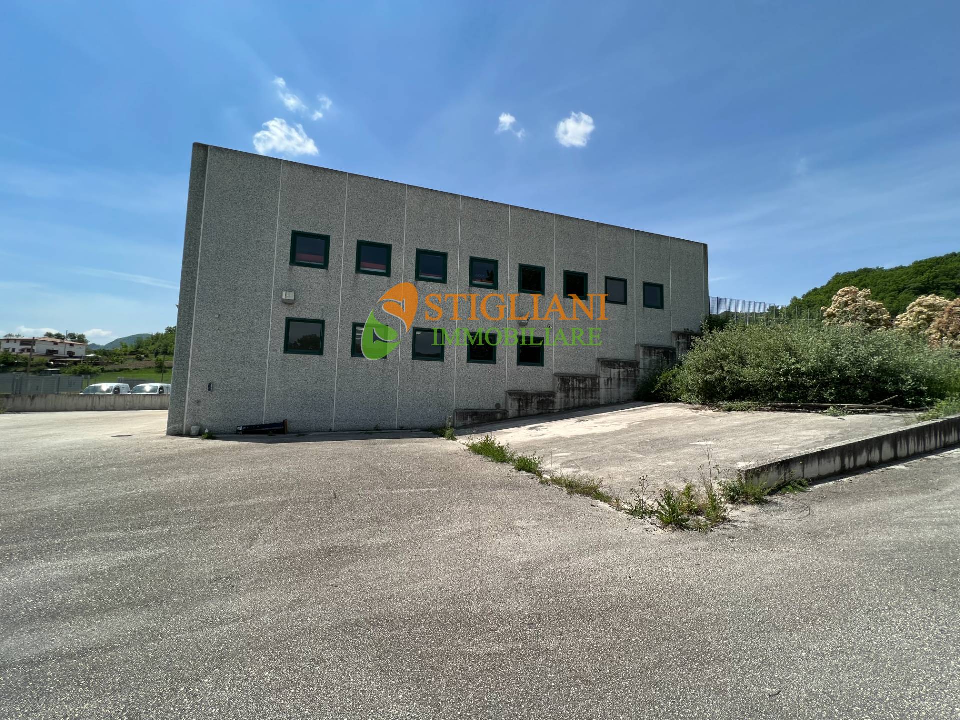 Locale commerciale in affitto a Castropignano, Contrada Vetecale