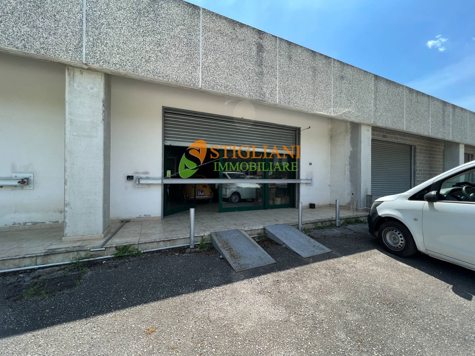 Locale commerciale in affitto a Castropignano, Contrada Vetecale