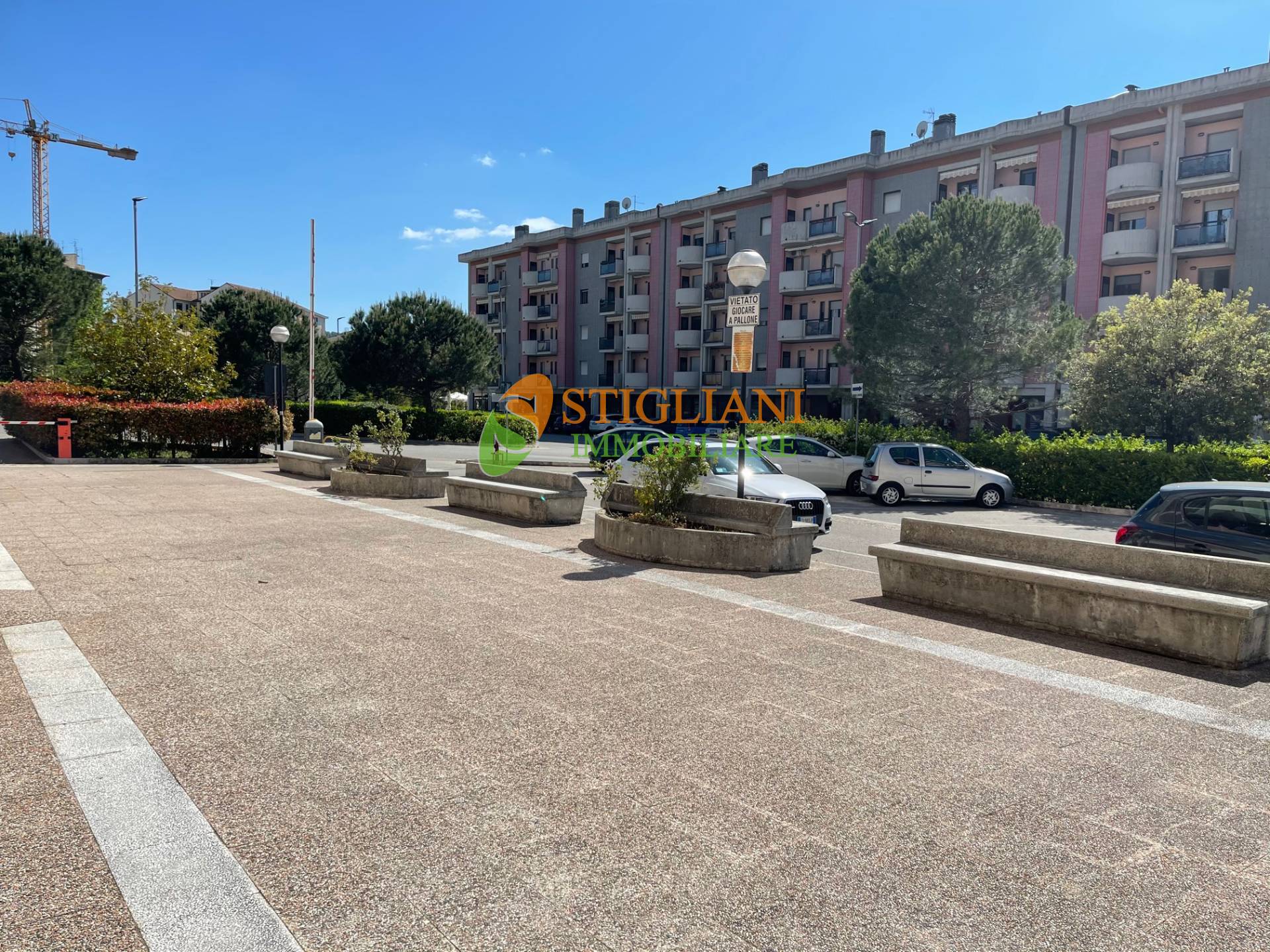 Locale commerciale in vendita a Campobasso, Centro