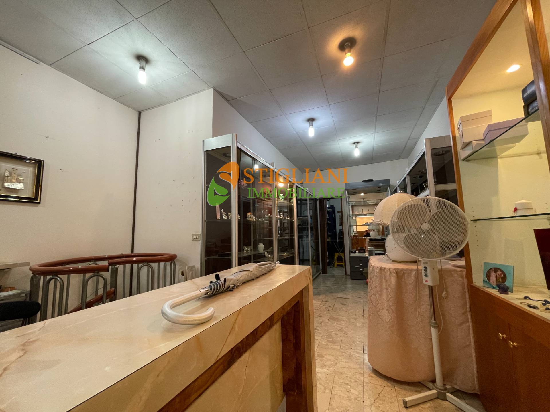 Locale commerciale in affitto a Campobasso, Centro