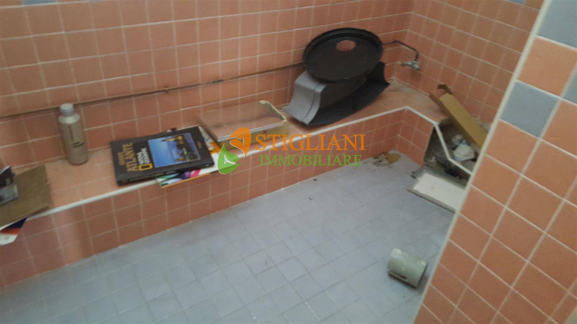 Locale commerciale in vendita a Campobasso, Periferia