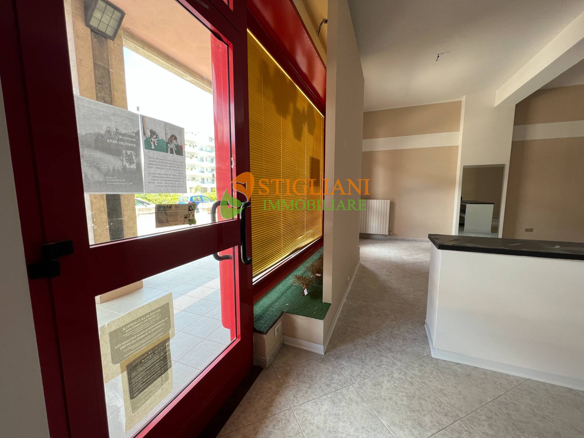 Locale commerciale in vendita a Campobasso, Centro