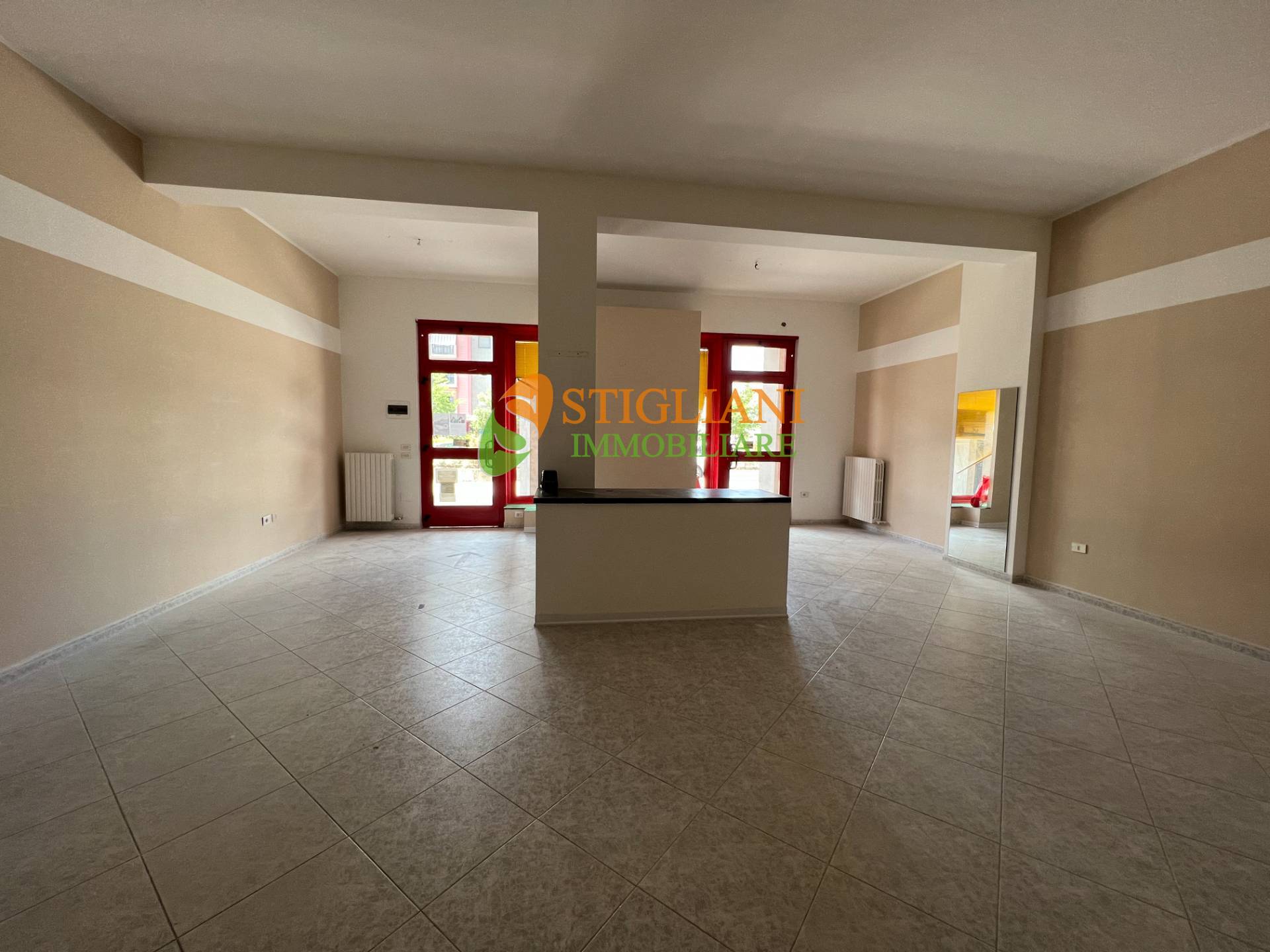 Locale commerciale in vendita a Campobasso, Centro