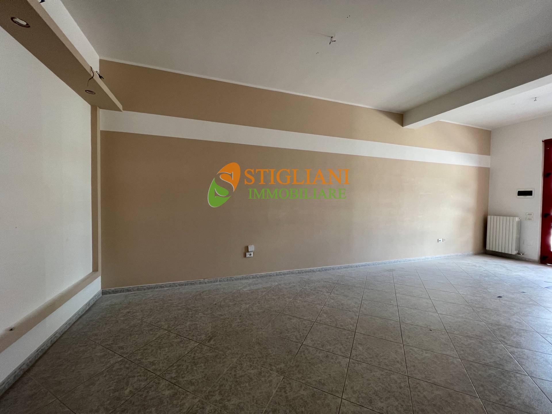 Locale commerciale in vendita a Campobasso, Centro