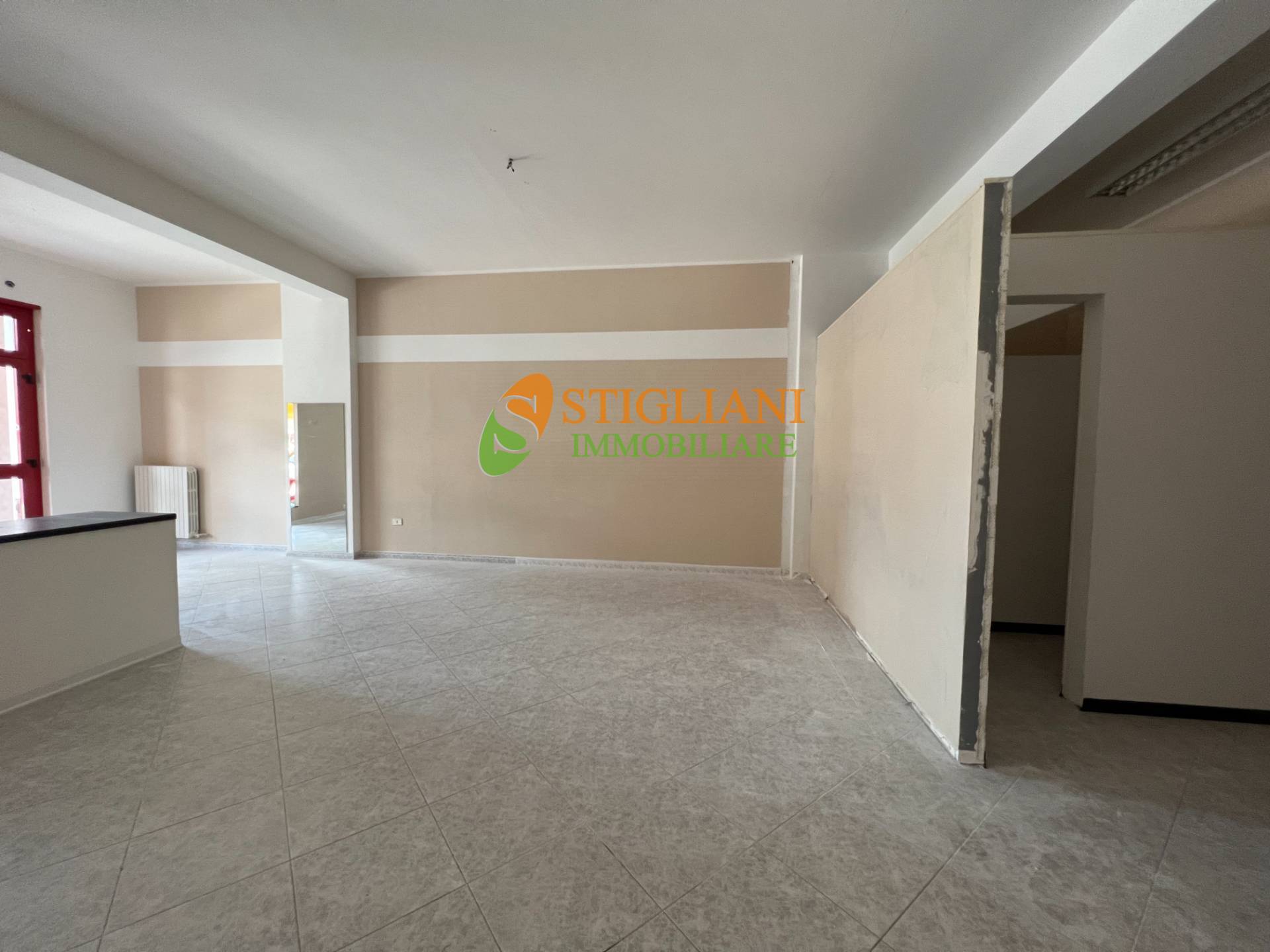 Locale commerciale in vendita a Campobasso, Centro