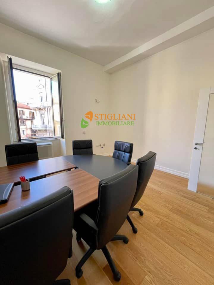 Ufficio in vendita a Campobasso, Centro