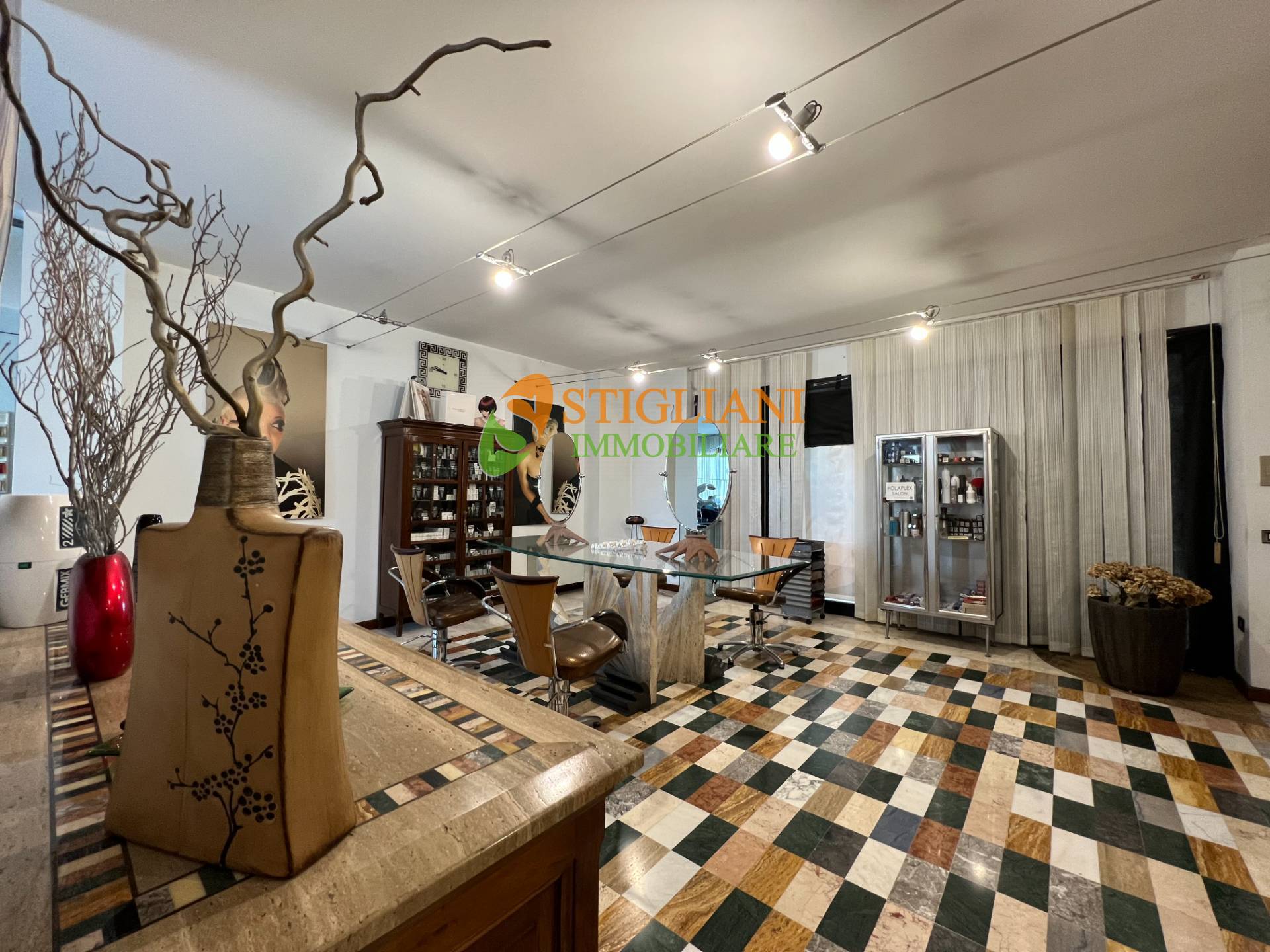 Locale commerciale in vendita a Campobasso, Centro