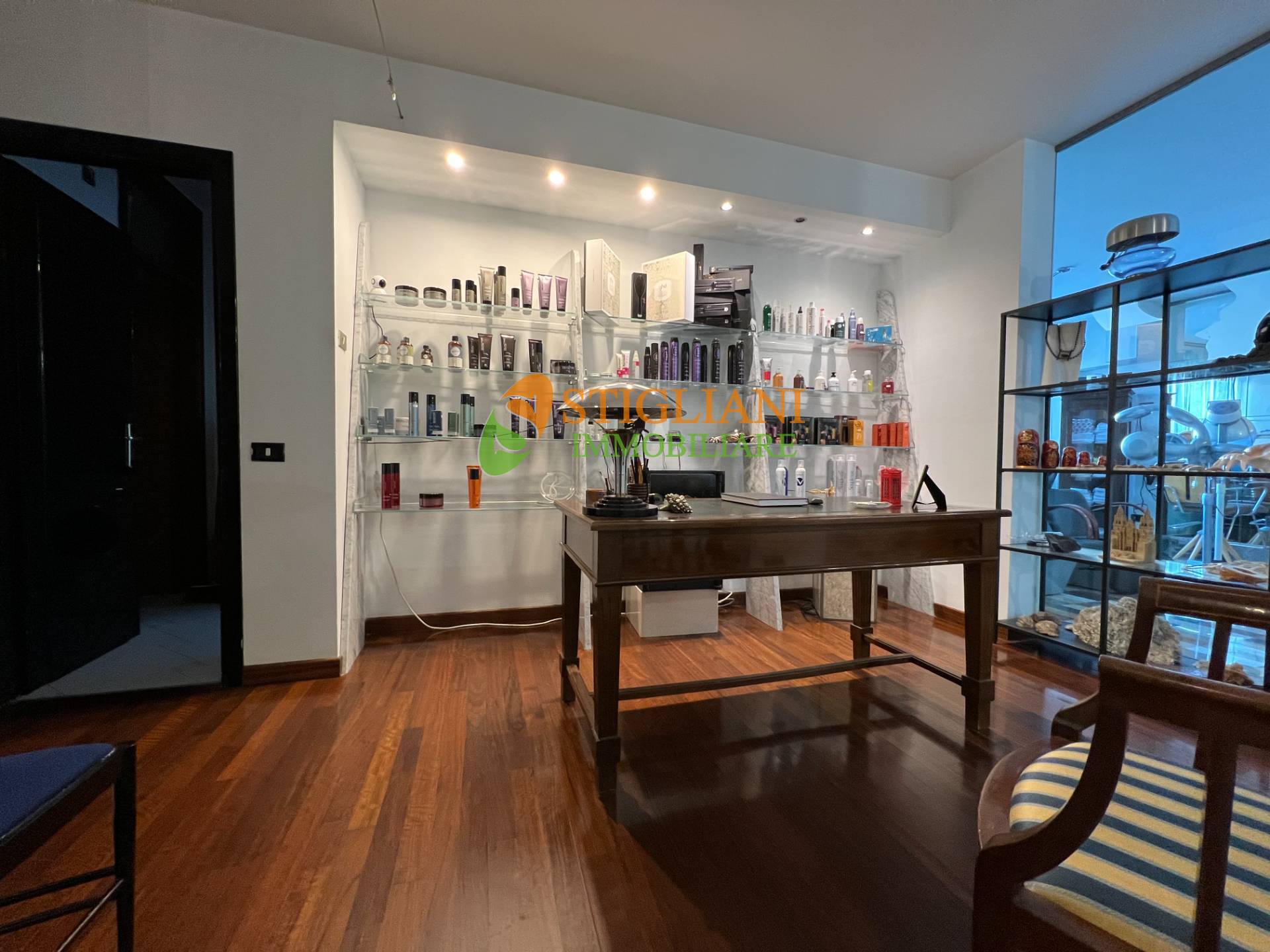 Locale commerciale in vendita a Campobasso, Centro