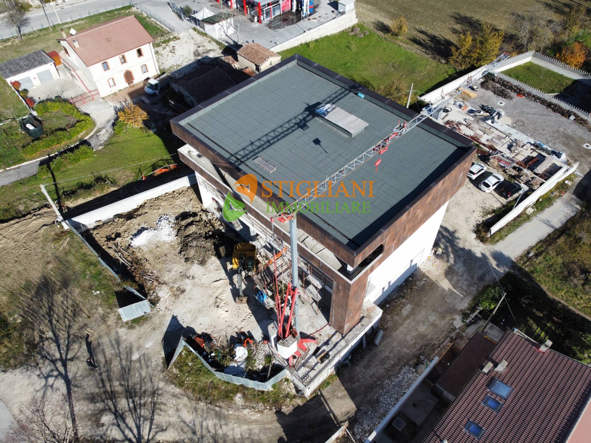 Locale commerciale in affitto a Campobasso, Colle delle Alpi