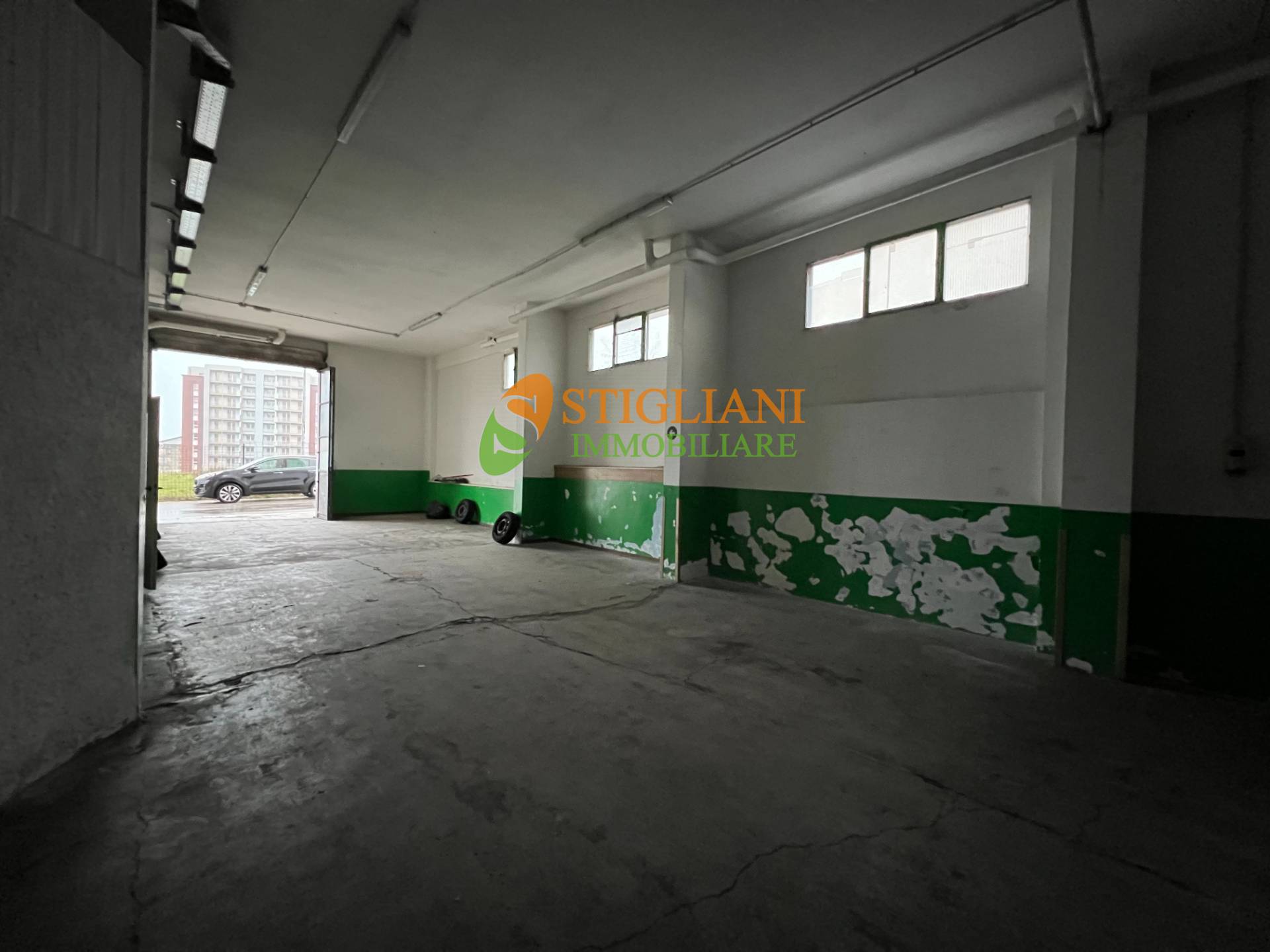 Deposito in vendita a Campobasso, Via Galanti