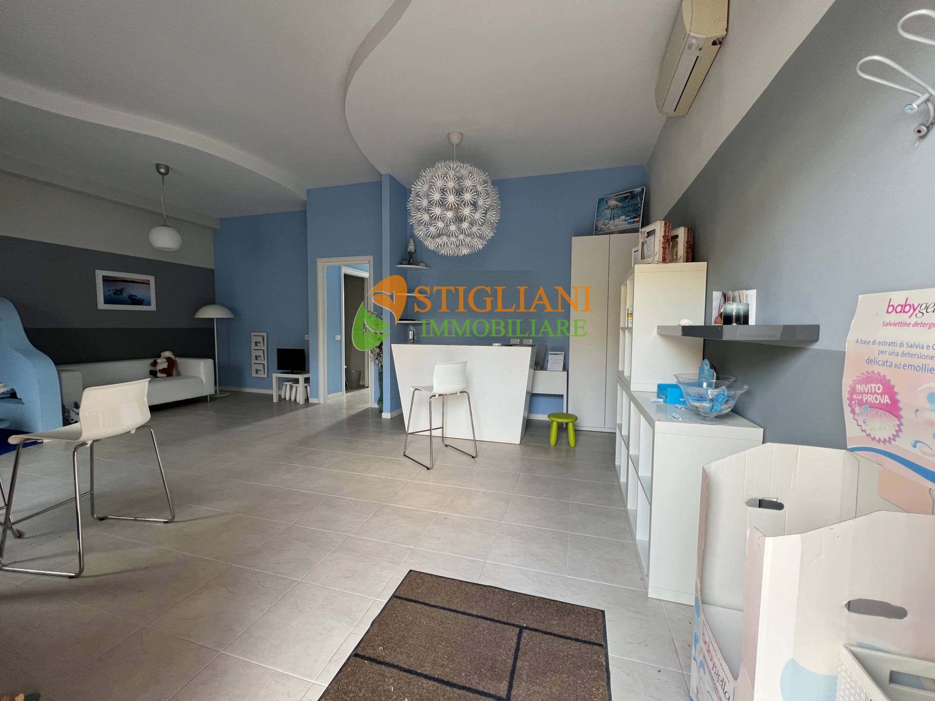 Locale commerciale in affitto a Campobasso, Centro