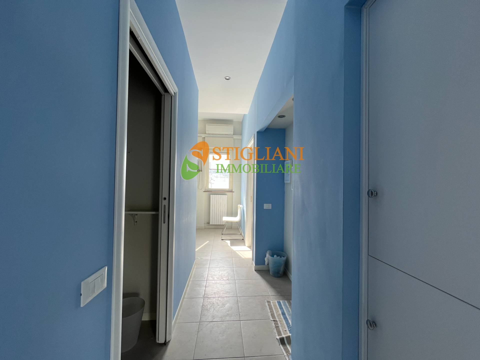 Locale commerciale in affitto a Campobasso, Centro