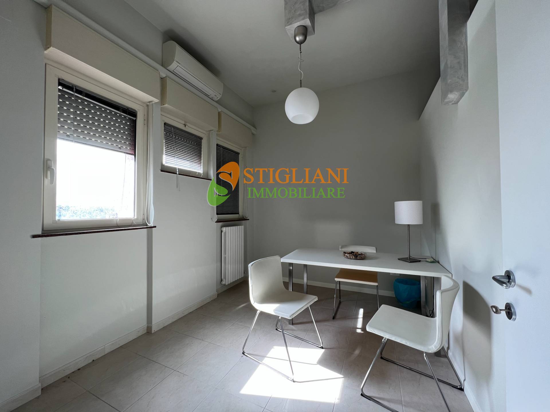 Locale commerciale in affitto a Campobasso, Centro