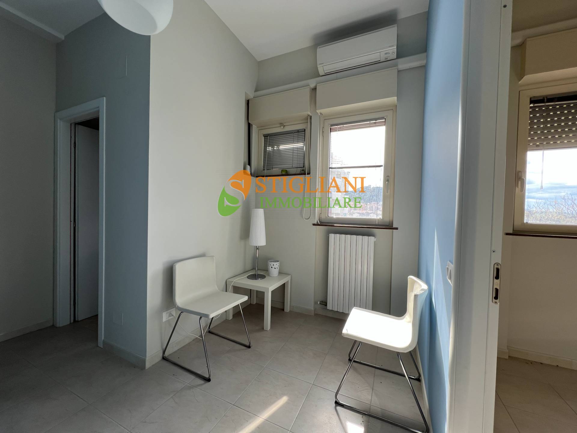 Locale commerciale in affitto a Campobasso, Centro