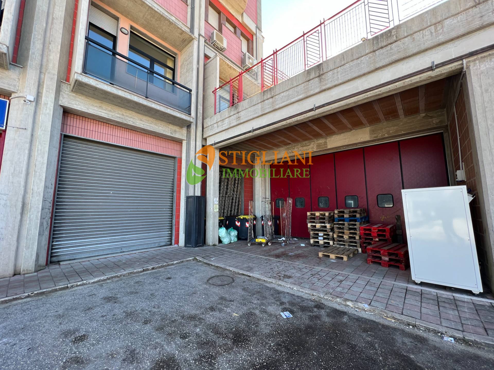 Locale commerciale in affitto a Campobasso, via Guerrizio