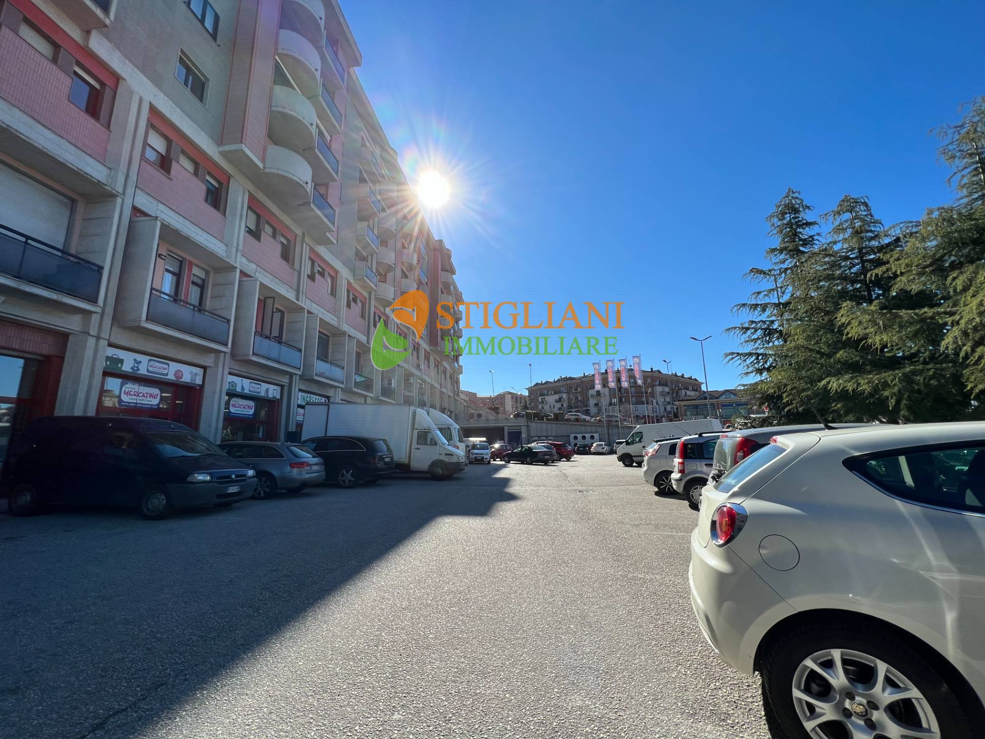 Locale commerciale in affitto a Campobasso, via Guerrizio