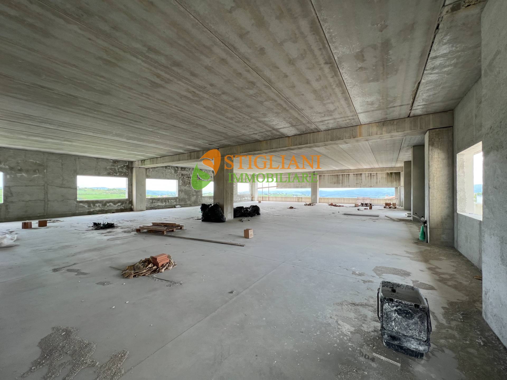 Locale commerciale in vendita a Campobasso, Contrada San Giovanni in Golfo